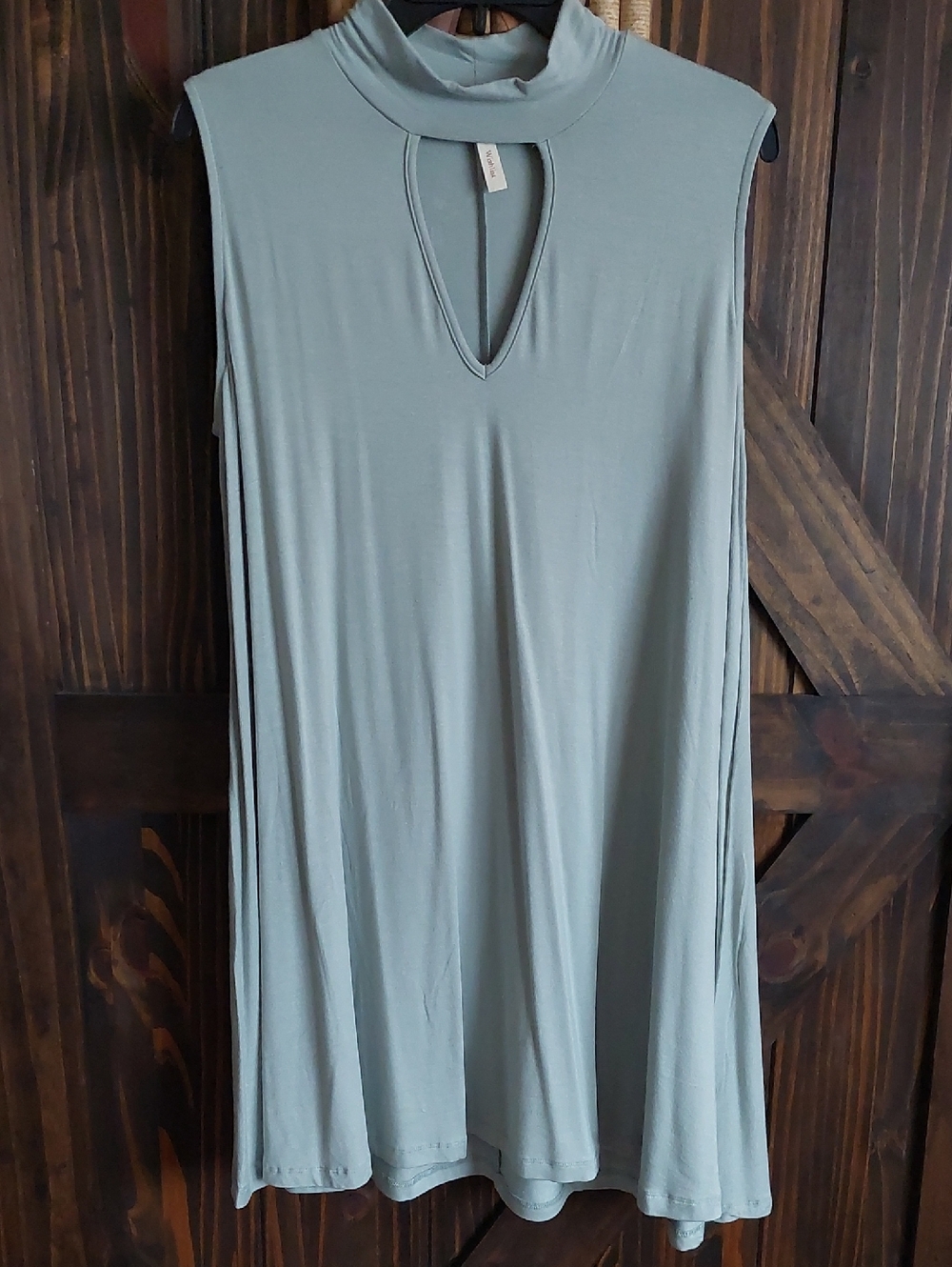 Wishlist Beautiful Sage GreenSleeveless Keyhole Mock Neck Tunic Top - NWOT